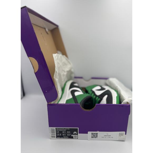 Nike SB Dunk Low Pro Green Black White BQ6817 302 - Picture 7 of 8